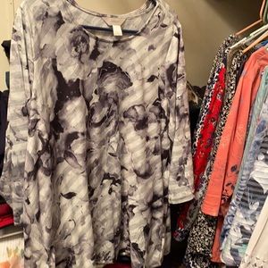 CJ Banks 3x long sleeve top